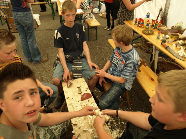 Zdjęcie w galerii na portalu naszraciborz.pl: Ponad setka stoisk w Chałupkach wiadomości z regionu