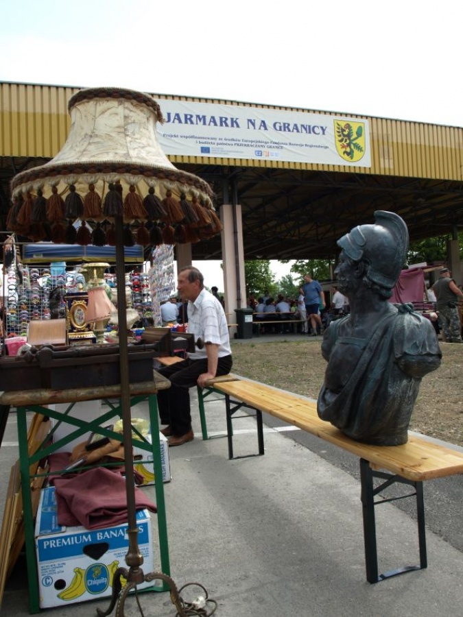 Zdjęcie w galerii na portalu naszraciborz.pl: Ponad setka stoisk w Chałupkach wiadomości z regionu