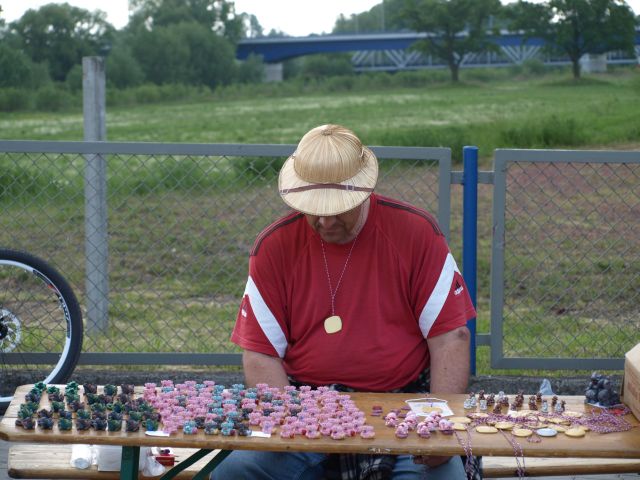Zdjęcie w galerii na portalu naszraciborz.pl: Ponad setka stoisk w Chałupkach wiadomości z regionu