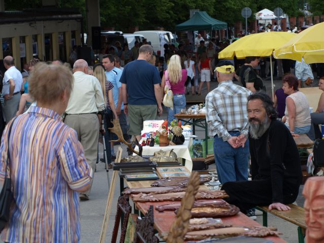 Zdjęcie w galerii na portalu naszraciborz.pl: Ponad setka stoisk w Chałupkach wiadomości z regionu