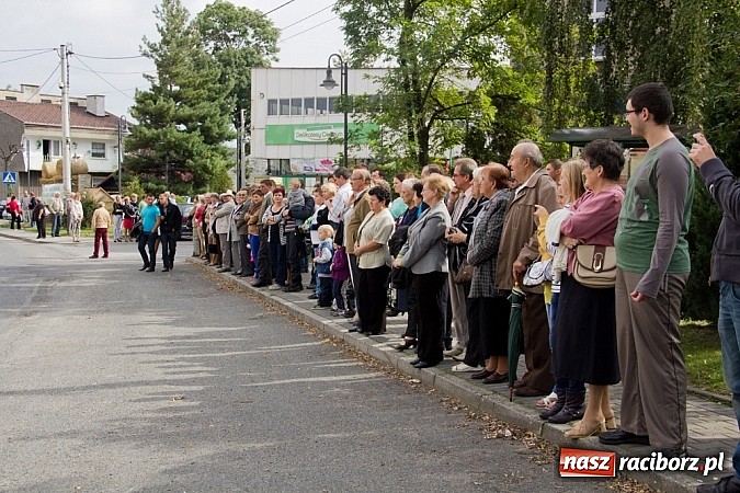 Zdjęcie w galerii na portalu naszraciborz.pl: Pietrowiczanie zamknęli dziś sezon dożynkowy wiadomości z regionu