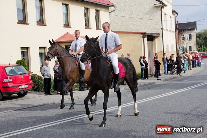 Zdjęcie w galerii na portalu naszraciborz.pl: Pietrowiczanie zamknęli dziś sezon dożynkowy wiadomości z regionu