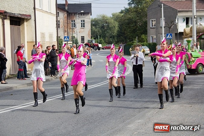 Zdjęcie w galerii na portalu naszraciborz.pl: Pietrowiczanie zamknęli dziś sezon dożynkowy wiadomości z regionu