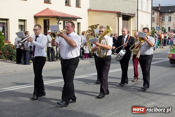 Zdjęcie w galerii na portalu naszraciborz.pl: Pietrowiczanie zamknęli dziś sezon dożynkowy wiadomości z regionu