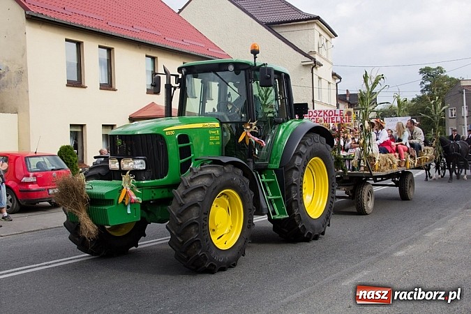 Zdjęcie w galerii na portalu naszraciborz.pl: Pietrowiczanie zamknęli dziś sezon dożynkowy wiadomości z regionu
