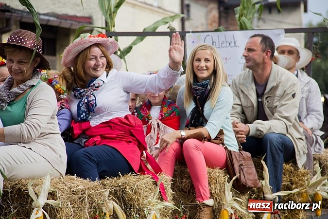 Zdjęcie w galerii na portalu naszraciborz.pl: Pietrowiczanie zamknęli dziś sezon dożynkowy wiadomości z regionu