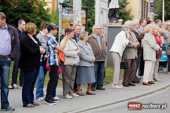 Zdjęcie w galerii na portalu naszraciborz.pl: Pietrowiczanie zamknęli dziś sezon dożynkowy wiadomości z regionu