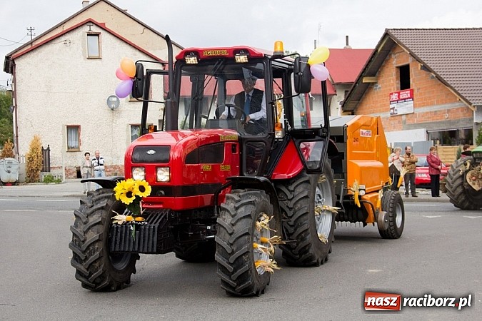 Zdjęcie w galerii na portalu naszraciborz.pl: Pietrowiczanie zamknęli dziś sezon dożynkowy wiadomości z regionu