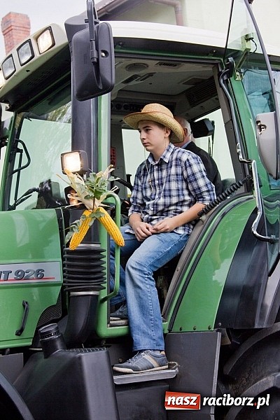 Zdjęcie w galerii na portalu naszraciborz.pl: Pietrowiczanie zamknęli dziś sezon dożynkowy wiadomości z regionu