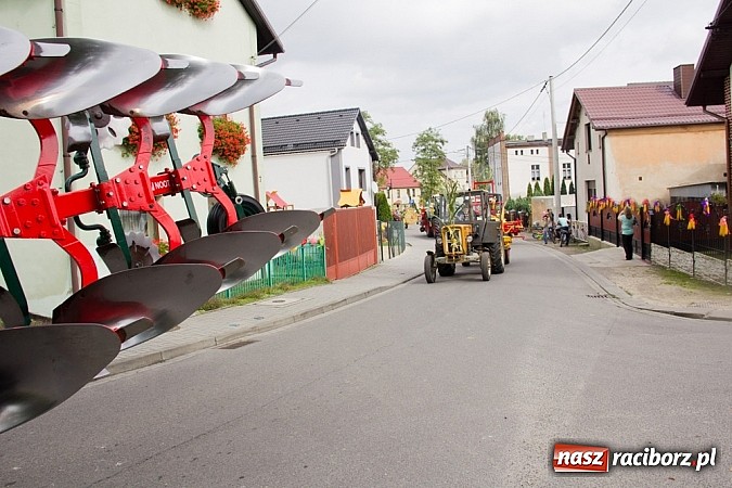 Zdjęcie w galerii na portalu naszraciborz.pl: Pietrowiczanie zamknęli dziś sezon dożynkowy wiadomości z regionu