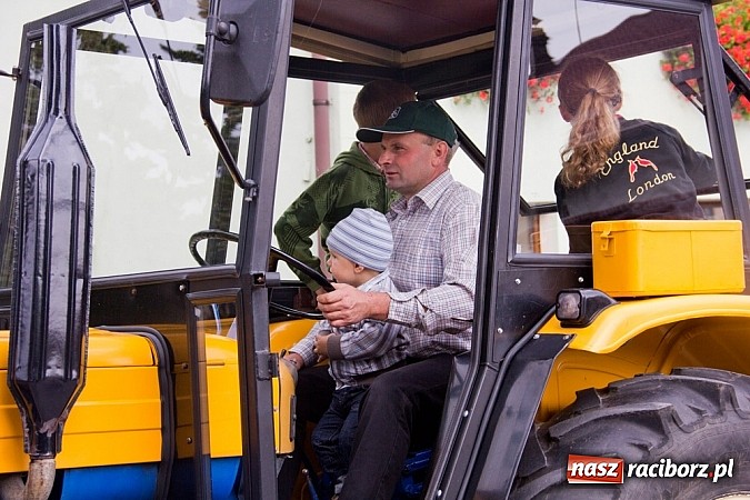 Zdjęcie w galerii na portalu naszraciborz.pl: Pietrowiczanie zamknęli dziś sezon dożynkowy wiadomości z regionu