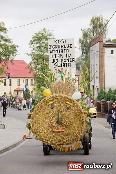 Zdjęcie w galerii na portalu naszraciborz.pl: Pietrowiczanie zamknęli dziś sezon dożynkowy wiadomości z regionu