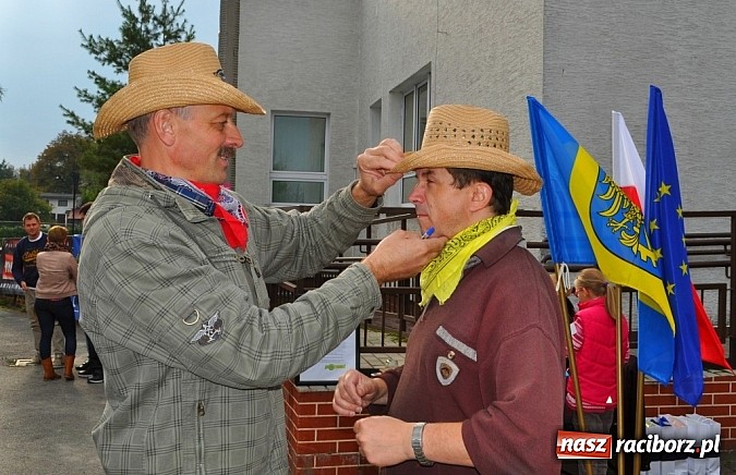 Zdjęcie w galerii na portalu naszraciborz.pl: W Kuźni rozegrano mistrzostwa gry w kapsle wiadomości z regionu