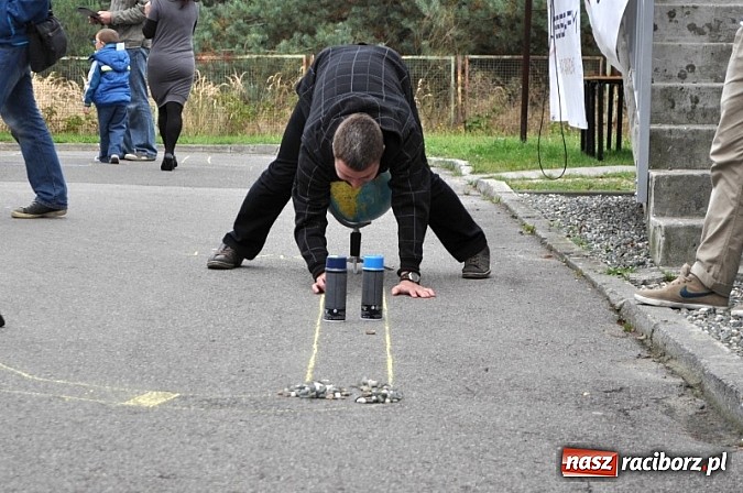 Zdjęcie w galerii na portalu naszraciborz.pl: W Kuźni rozegrano mistrzostwa gry w kapsle wiadomości z regionu