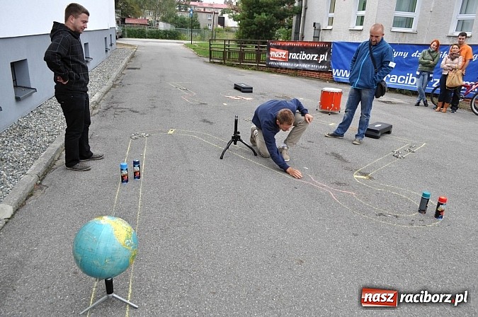 Zdjęcie w galerii na portalu naszraciborz.pl: W Kuźni rozegrano mistrzostwa gry w kapsle wiadomości z regionu