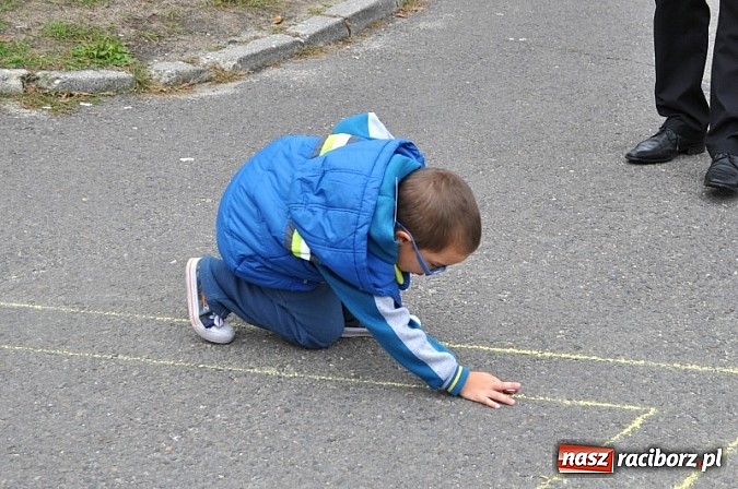 Zdjęcie w galerii na portalu naszraciborz.pl: W Kuźni rozegrano mistrzostwa gry w kapsle wiadomości z regionu