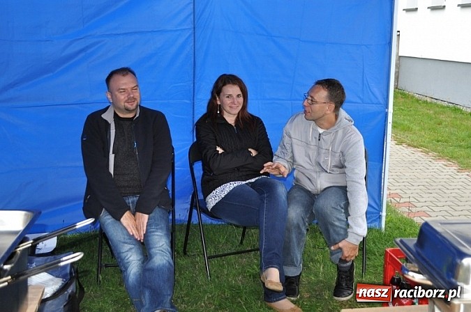 Zdjęcie w galerii na portalu naszraciborz.pl: W Kuźni rozegrano mistrzostwa gry w kapsle wiadomości z regionu