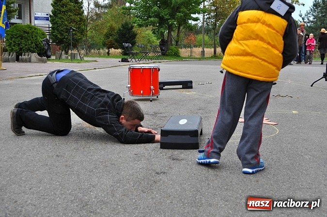 Zdjęcie w galerii na portalu naszraciborz.pl: W Kuźni rozegrano mistrzostwa gry w kapsle wiadomości z regionu
