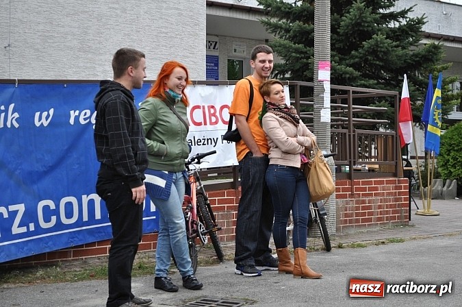 Zdjęcie w galerii na portalu naszraciborz.pl: W Kuźni rozegrano mistrzostwa gry w kapsle wiadomości z regionu