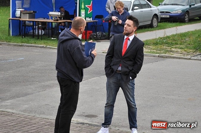 Zdjęcie w galerii na portalu naszraciborz.pl: W Kuźni rozegrano mistrzostwa gry w kapsle wiadomości z regionu