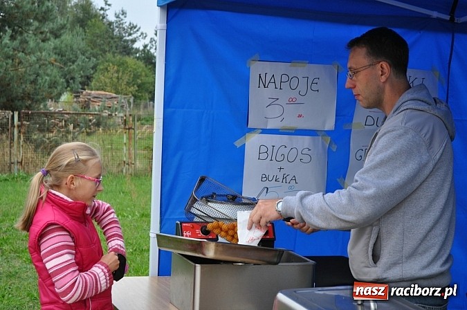 Zdjęcie w galerii na portalu naszraciborz.pl: W Kuźni rozegrano mistrzostwa gry w kapsle wiadomości z regionu