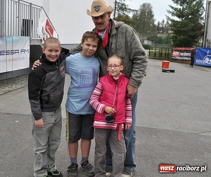 Zdjęcie w galerii na portalu naszraciborz.pl: W Kuźni rozegrano mistrzostwa gry w kapsle wiadomości z regionu