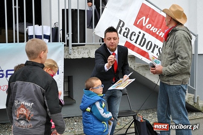 Zdjęcie w galerii na portalu naszraciborz.pl: W Kuźni rozegrano mistrzostwa gry w kapsle wiadomości z regionu