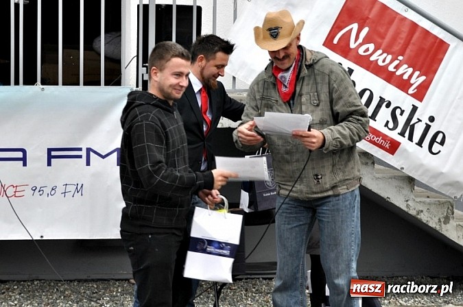 Zdjęcie w galerii na portalu naszraciborz.pl: W Kuźni rozegrano mistrzostwa gry w kapsle wiadomości z regionu