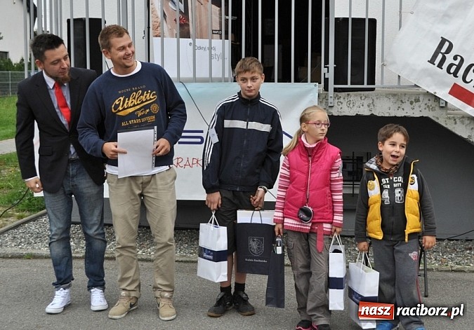 Zdjęcie w galerii na portalu naszraciborz.pl: W Kuźni rozegrano mistrzostwa gry w kapsle wiadomości z regionu