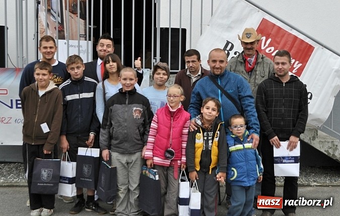 Zdjęcie w galerii na portalu naszraciborz.pl: W Kuźni rozegrano mistrzostwa gry w kapsle wiadomości z regionu