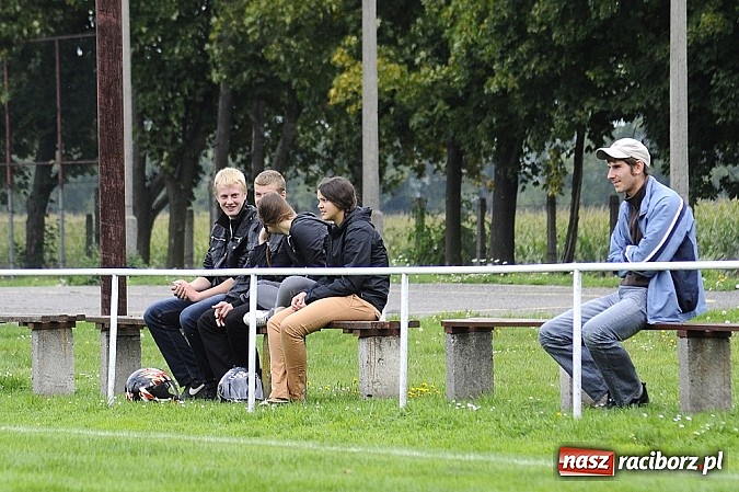 Zdjęcie w galerii na portalu naszraciborz.pl: Juniorzy z Pietrowic ciągle niepokonani wiadomości z regionu