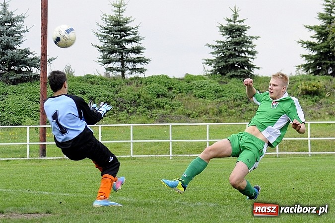 Zdjęcie w galerii na portalu naszraciborz.pl: Juniorzy z Pietrowic ciągle niepokonani wiadomości z regionu