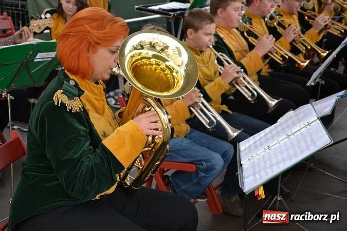 Zdjęcie w galerii na portalu naszraciborz.pl: Hity światowej muzyki zabrzmiały na zamku wiadomości z regionu