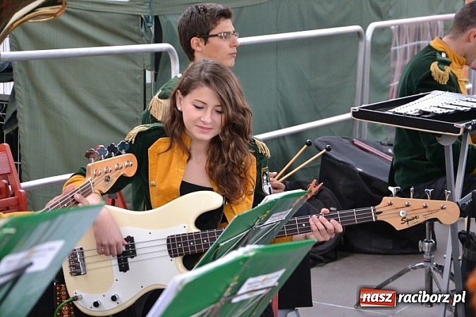 Zdjęcie w galerii na portalu naszraciborz.pl: Hity światowej muzyki zabrzmiały na zamku wiadomości z regionu