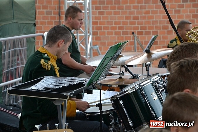 Zdjęcie w galerii na portalu naszraciborz.pl: Hity światowej muzyki zabrzmiały na zamku wiadomości z regionu