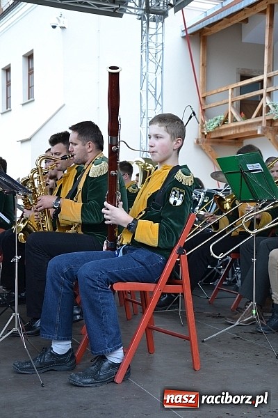 Zdjęcie w galerii na portalu naszraciborz.pl: Hity światowej muzyki zabrzmiały na zamku wiadomości z regionu