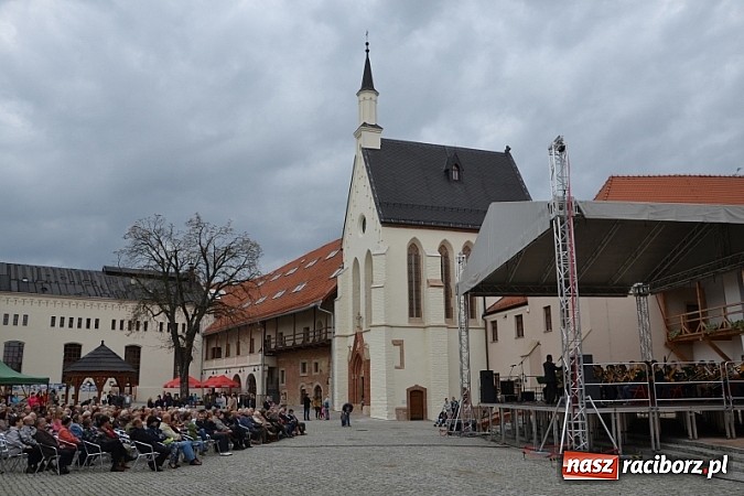 Zdjęcie w galerii na portalu naszraciborz.pl: Hity światowej muzyki zabrzmiały na zamku wiadomości z regionu