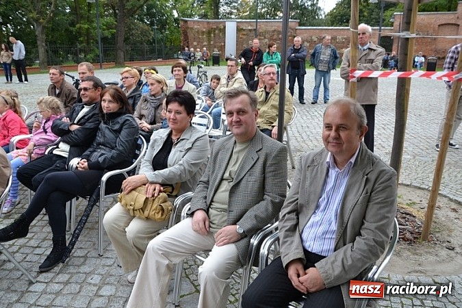 Zdjęcie w galerii na portalu naszraciborz.pl: Hity światowej muzyki zabrzmiały na zamku wiadomości z regionu