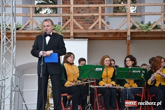 Zdjęcie w galerii na portalu naszraciborz.pl: Hity światowej muzyki zabrzmiały na zamku wiadomości z regionu