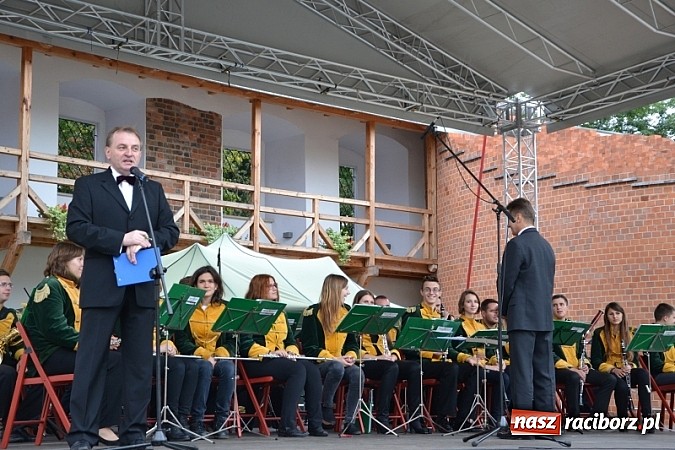 Zdjęcie w galerii na portalu naszraciborz.pl: Hity światowej muzyki zabrzmiały na zamku wiadomości z regionu