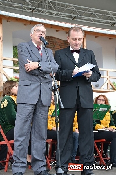 Zdjęcie w galerii na portalu naszraciborz.pl: Hity światowej muzyki zabrzmiały na zamku wiadomości z regionu