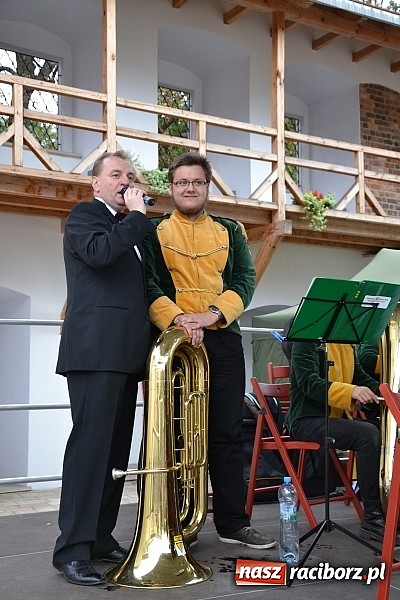 Zdjęcie w galerii na portalu naszraciborz.pl: Hity światowej muzyki zabrzmiały na zamku wiadomości z regionu