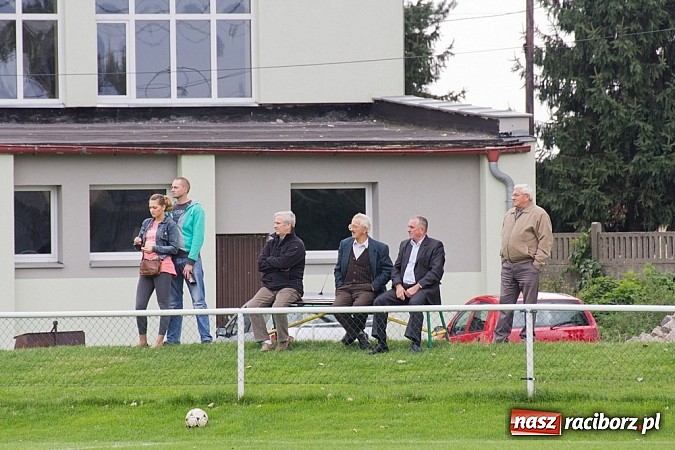 Zdjęcie w galerii na portalu naszraciborz.pl: Fatalna passa Studziennej trwa. Naprzód Zawada górą wiadomości z regionu