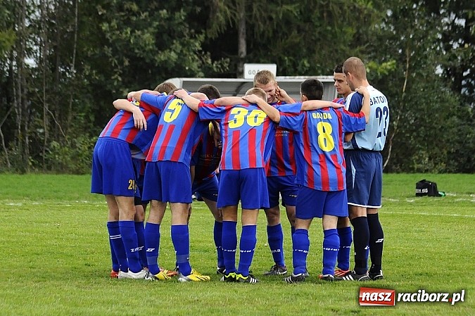 Zdjęcie w galerii na portalu naszraciborz.pl: Zameczek spłonął w kobylskim Płomieniu wiadomości z regionu