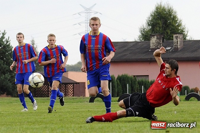 Zdjęcie w galerii na portalu naszraciborz.pl: Zameczek spłonął w kobylskim Płomieniu wiadomości z regionu