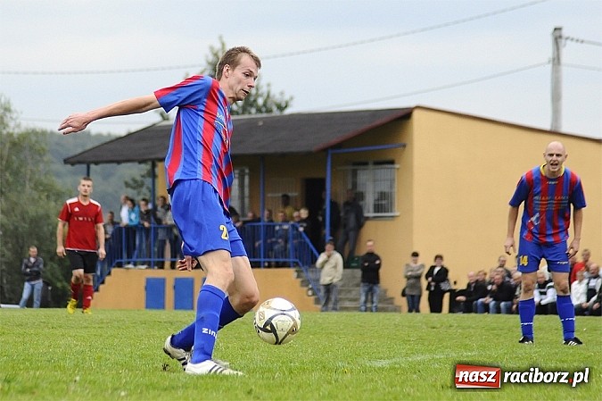 Zdjęcie w galerii na portalu naszraciborz.pl: Zameczek spłonął w kobylskim Płomieniu wiadomości z regionu