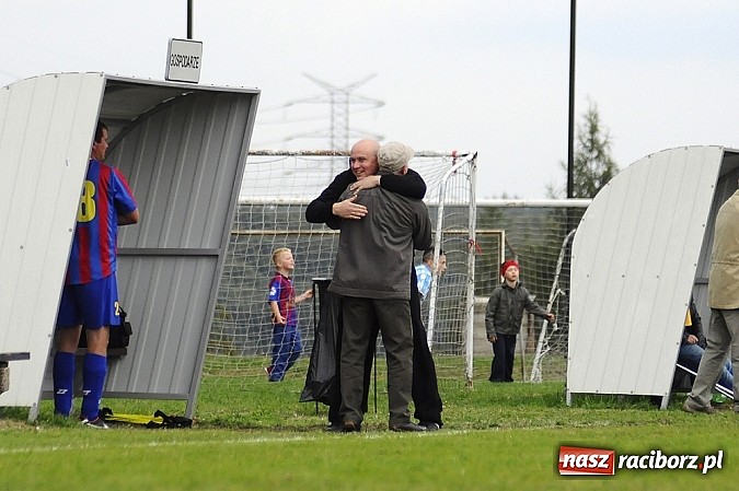 Zdjęcie w galerii na portalu naszraciborz.pl: Zameczek spłonął w kobylskim Płomieniu wiadomości z regionu
