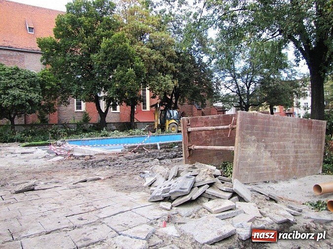 Zdjęcie w galerii na portalu naszraciborz.pl: Skwer księdza Pieczki zyska nowy blask wiadomości z regionu