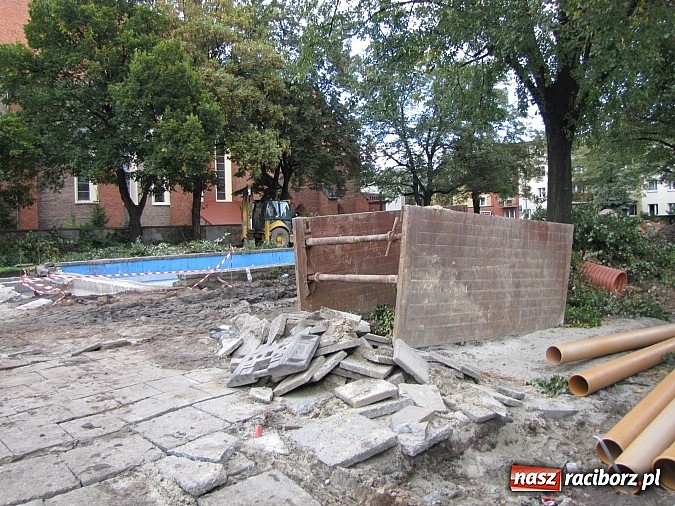 Zdjęcie w galerii na portalu naszraciborz.pl: Skwer księdza Pieczki zyska nowy blask wiadomości z regionu