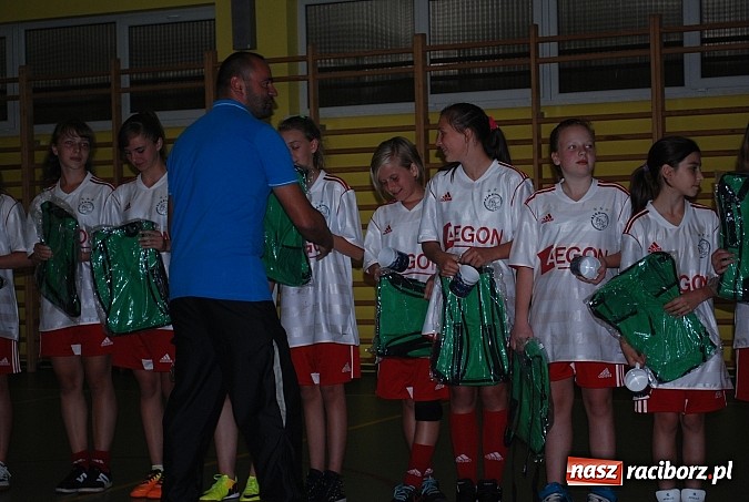 Zdjęcie w galerii na portalu naszraciborz.pl: Nocny turniej na zakończenie Piłkarskich Szkółek Nivea w Pawłowie wiadomości z regionu